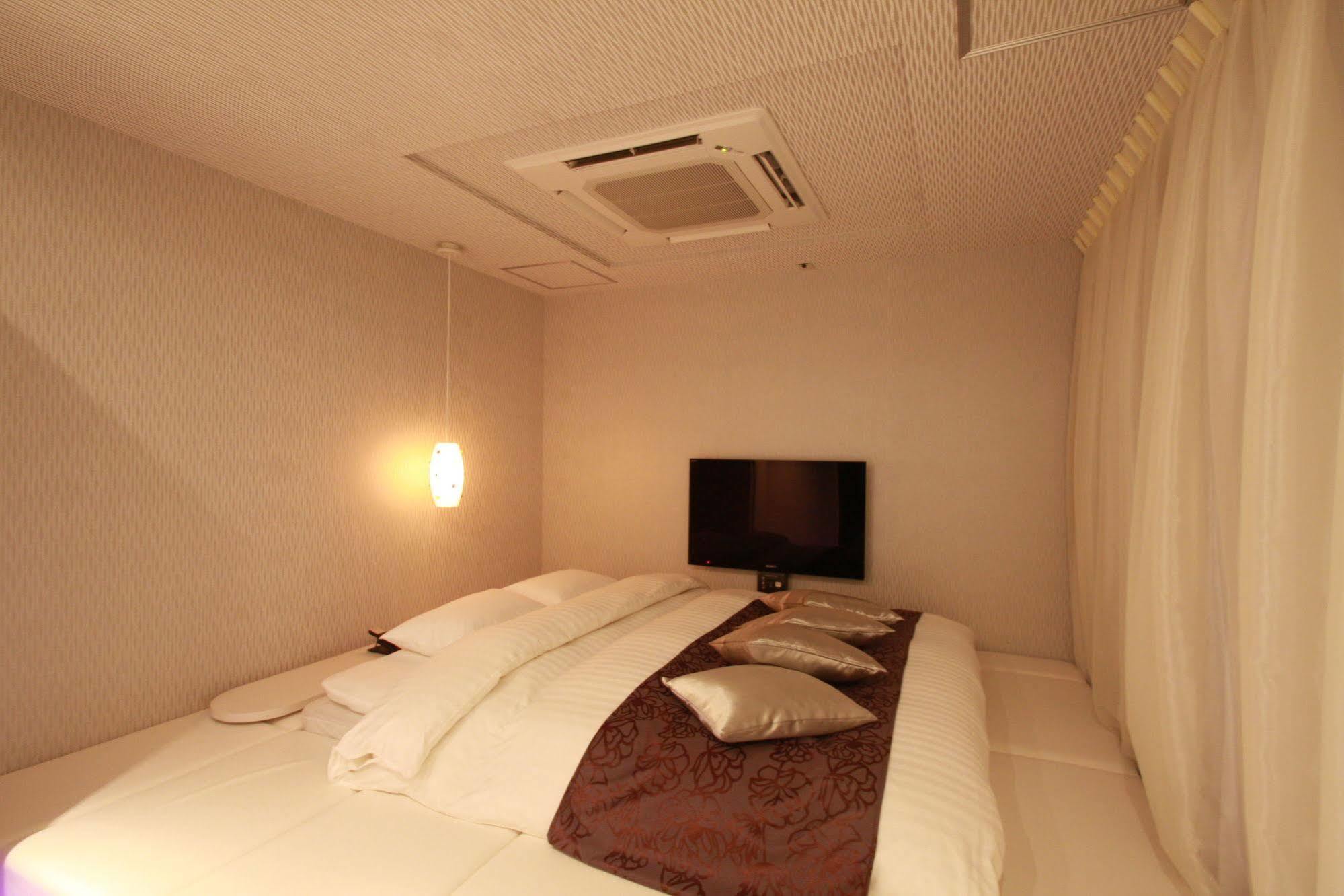 Hotel Edoyado (Adults Only) Tokyo Bagian luar foto